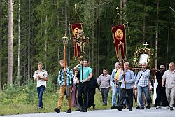 33 километра пути: паломники прошли крестным ходом из Васкнарвы до Куремяэ